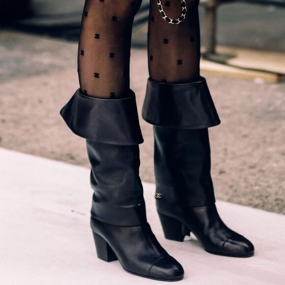 CHANEL Black 20K CC Logo Musketeer Boots Size 40 Cap Toe Leather Fold Over - Picture 3 of 14